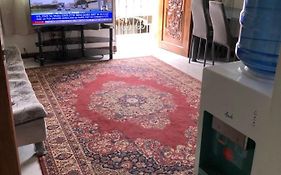 THE MANSION - BACKPACKERS NEAR AIRPORT BUDGET BIG HOUSE - 12 Pax
