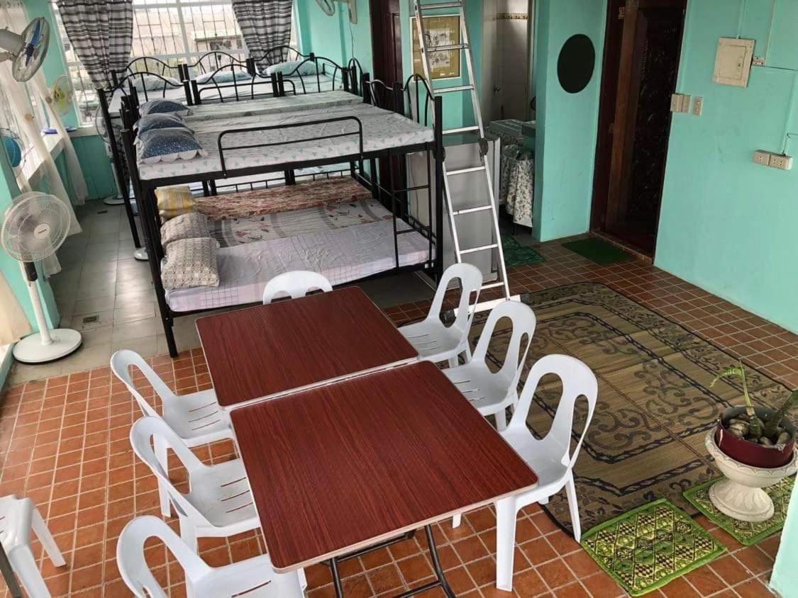 THE MANSION - BACKPACKERS NEAR AIRPORT BUDGET BIG HOUSE - 12 Pax Manila Ngoại thất bức ảnh