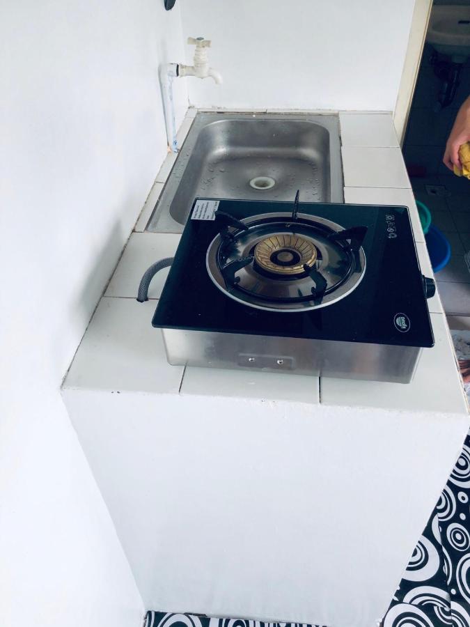 THE MANSION - BACKPACKERS NEAR AIRPORT BUDGET BIG HOUSE - 12 Pax Manila Ngoại thất bức ảnh