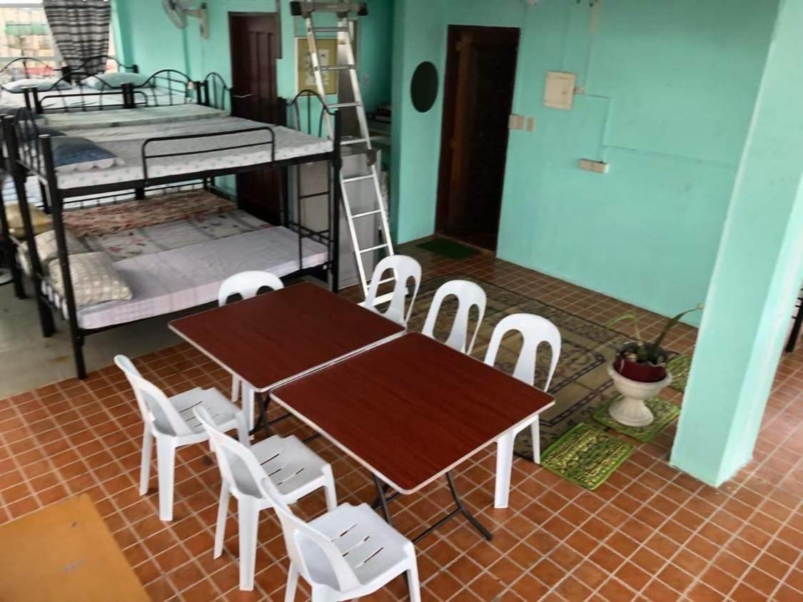 THE MANSION - BACKPACKERS NEAR AIRPORT BUDGET BIG HOUSE - 12 Pax Manila Ngoại thất bức ảnh